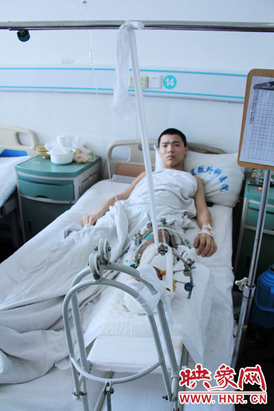 新乡危重男孩无力支付高额医药费 欲免费打工3年
