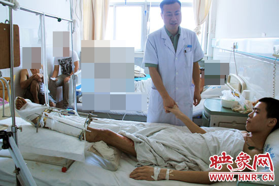 新乡危重男孩无力支付高额医药费 欲免费打工3年