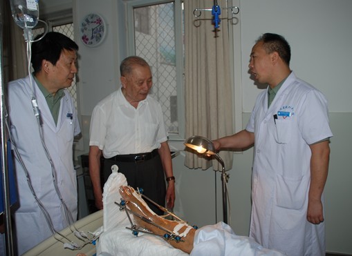 河南省臂丛神经损伤治疗新进展暨显微外科新技术学习班开班典礼 在郑州仁济医院举行