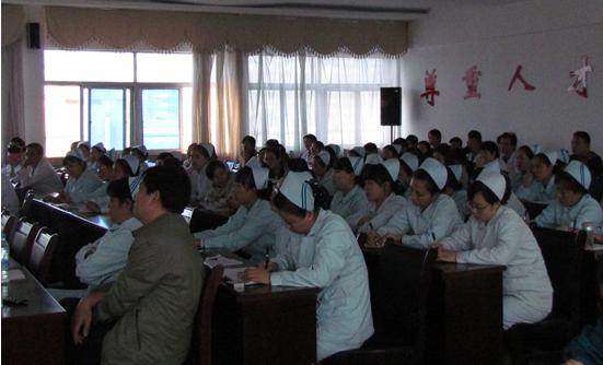 郑州大学附属医院急诊科主任兰超来我院讲解急救知识