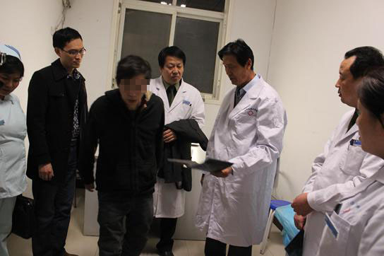 国际知名矫形专家、康复中心秦泗河教授来我院会诊