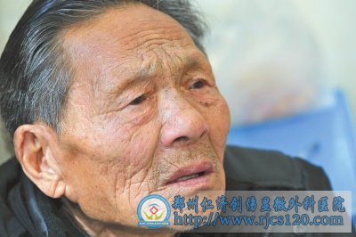 医院减免费用 为残疾女孩凤献奏响《爱的奉献》