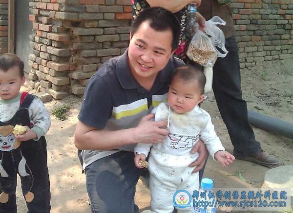 寻求车祸中幸存小女孩家人的较新情况:小女孩找到家人,但是父亲下落不明