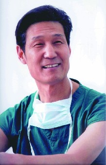 6月6日至8日秦泗河教授在郑州仁济医院会诊及手术