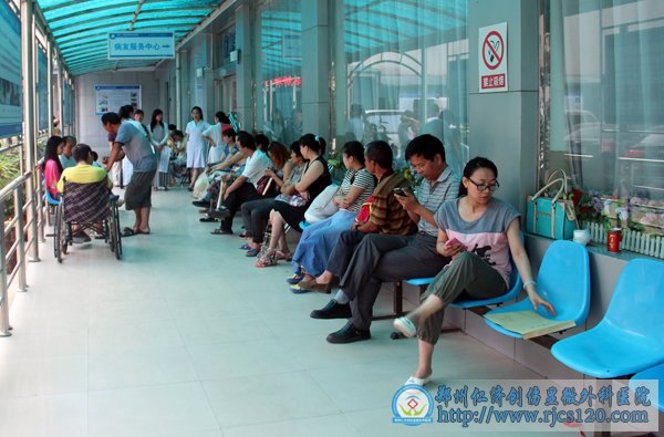 中国康复矫形及功能重建秦泗河教授在我院进行大型会诊及手术