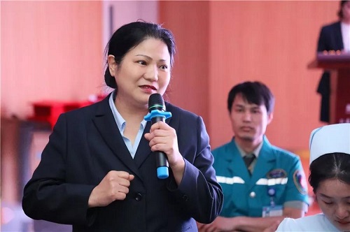 护理团队领航人——徐新莉副院长,分享自己的感动.jpg 护理团队领航人——徐新莉副院长,分享自己的感动.jpg