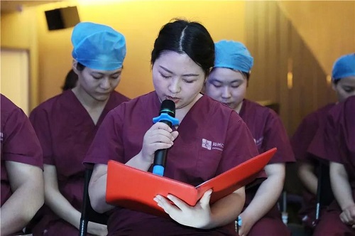 马书丽护士长讲述自己团队中的护理人员.jpg 马书丽护士长讲述自己团队中的护理人员.jpg